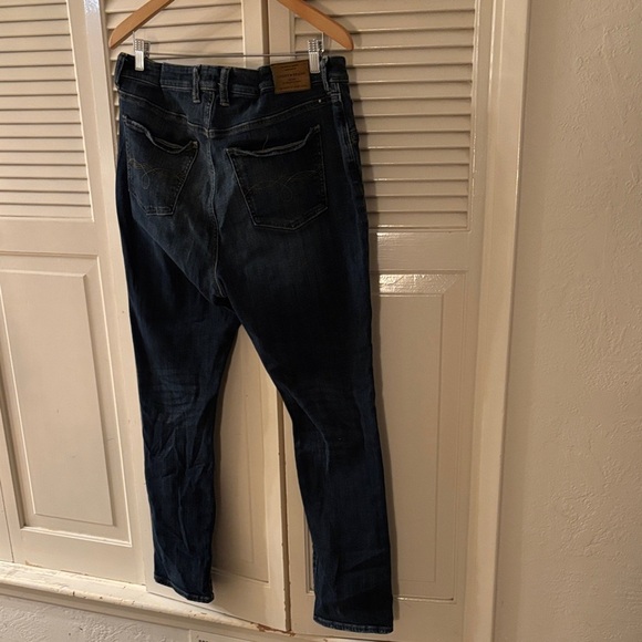 Lucky Brand Emma Straight Plus Size Jeans with Altered Waist. - Picture 10 of 10